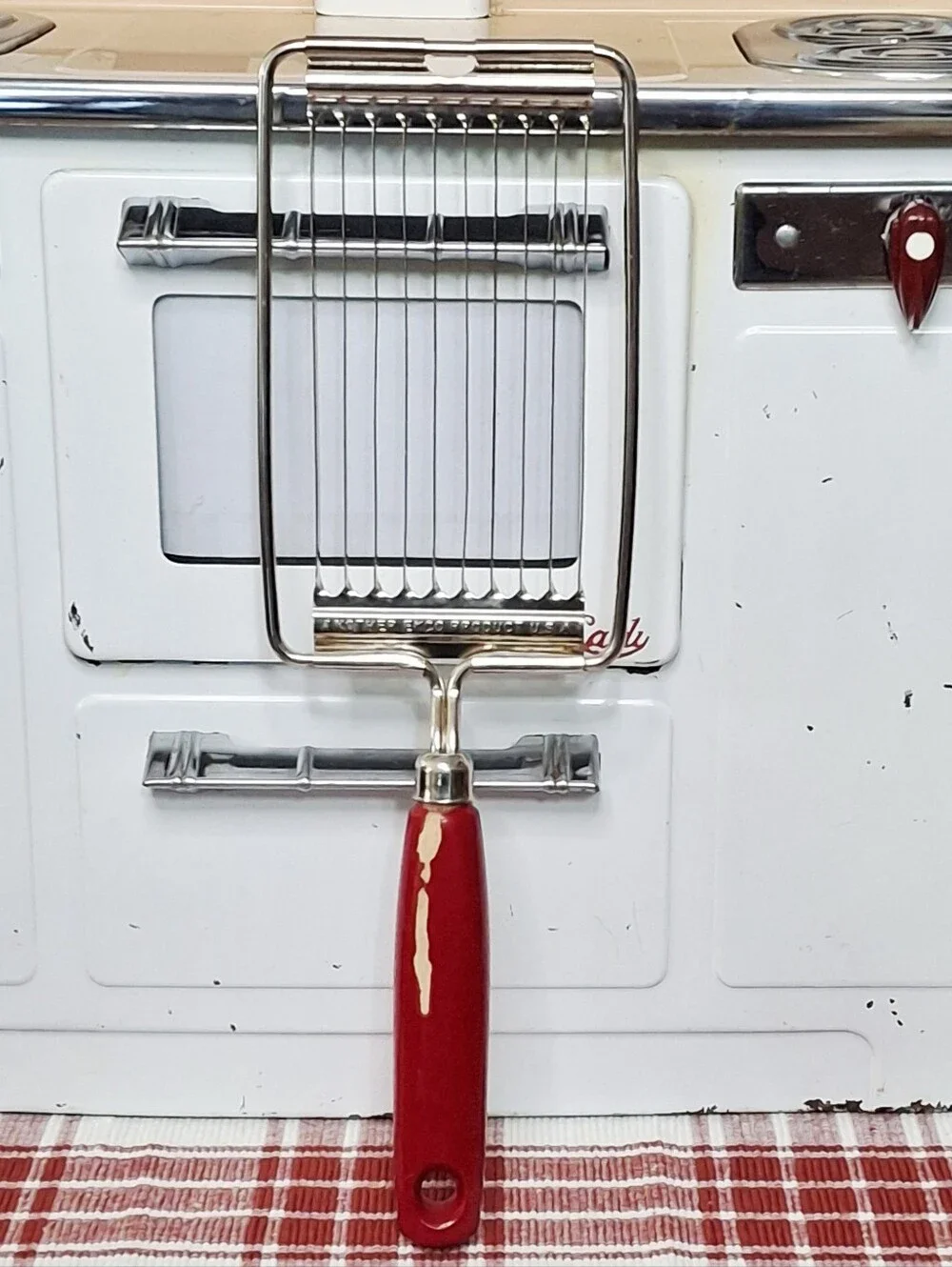 Vintage Red Ekco Tomato Cheese Egg Miracle Slicer Kitchen Collectible